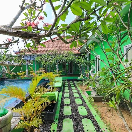 A Pousada The Green Groves Lembongan Exterior foto